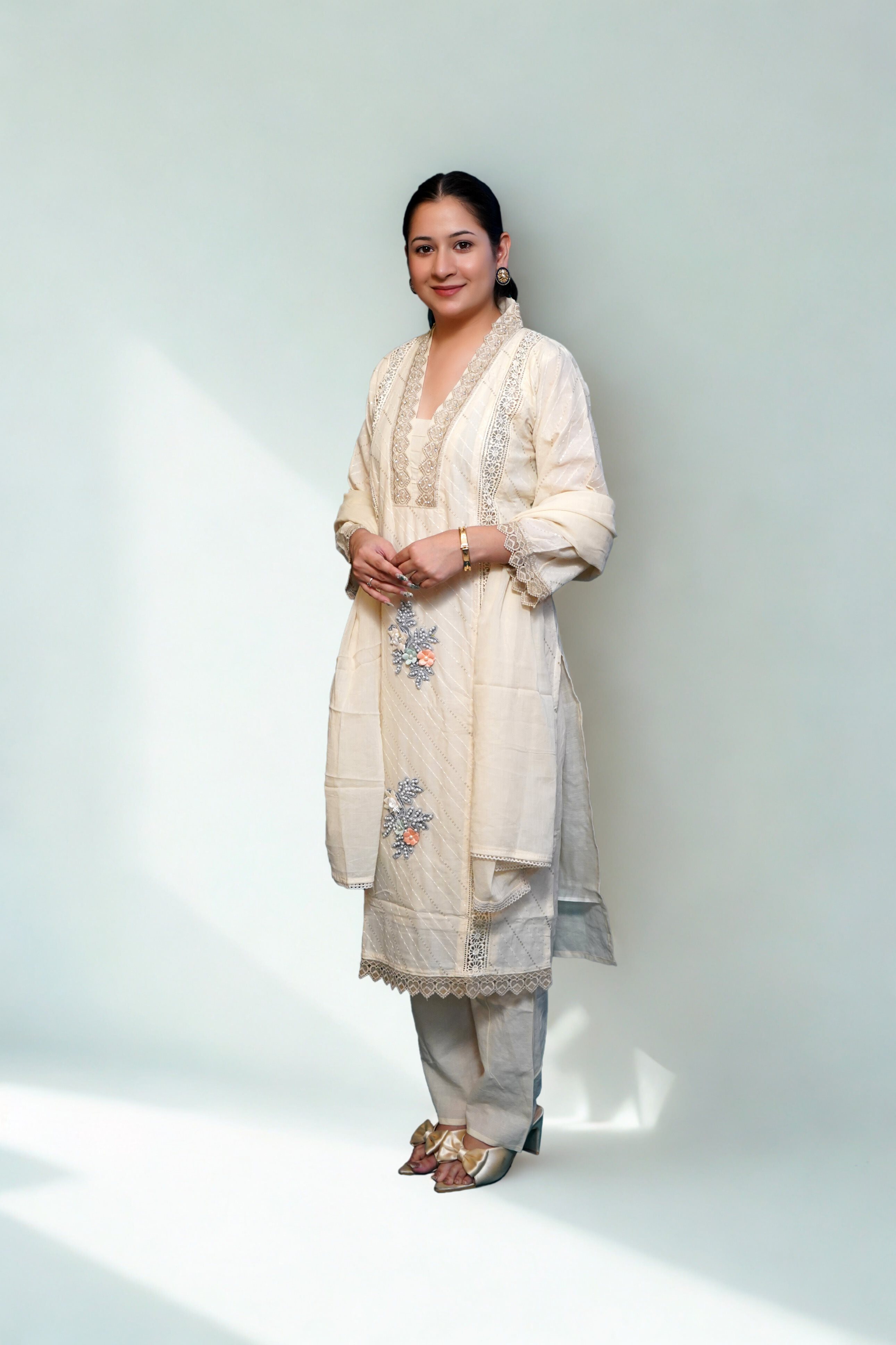 Cream cotton suit with lace dupatta
